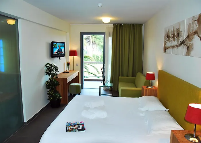 Village 3* هانيوتي