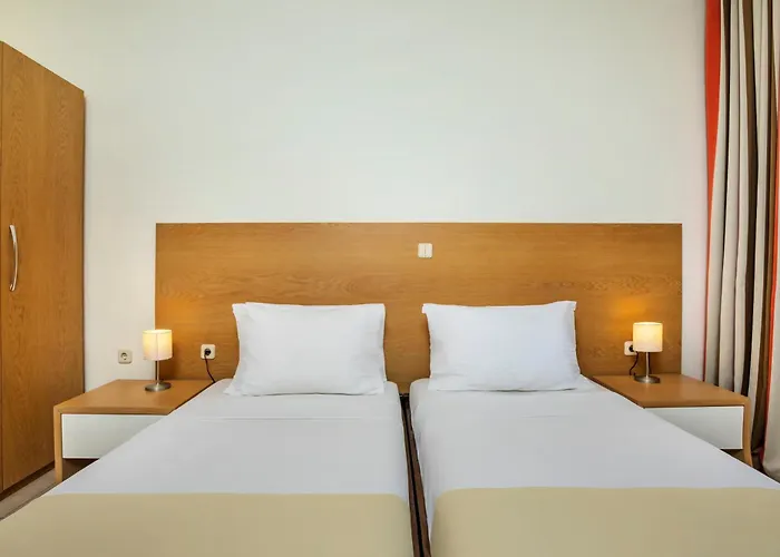 Village 3* هانيوتي